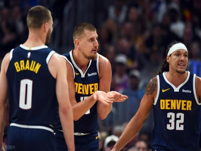 完美融入!廷伯:埃泽上演帽子戏法不是巧合,他很努力性格也很好